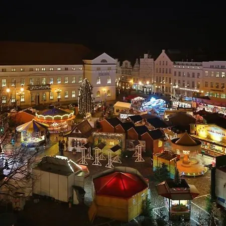 Urlaub Im Herzen Wismars Eg Hinten Mit Garten *