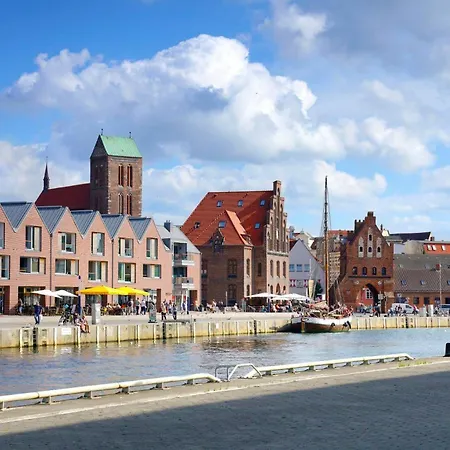 Urlaub Im Herzen Wismars Eg Hinten Mit Garten Apartment Wißmar