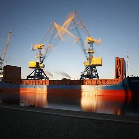 Urlaub Im Herzen Wismars Eg Hinten Mit Garten Apartment *