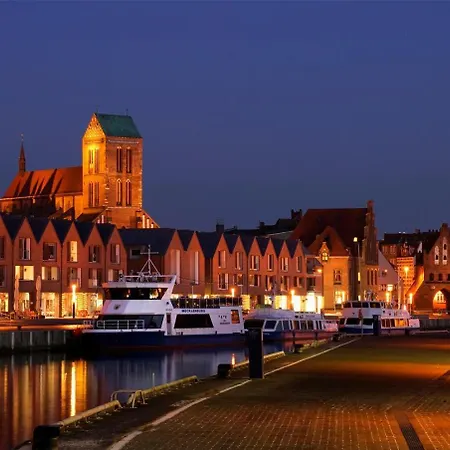 Urlaub Im Herzen Wismars Eg Hinten Mit Garten Apartment *